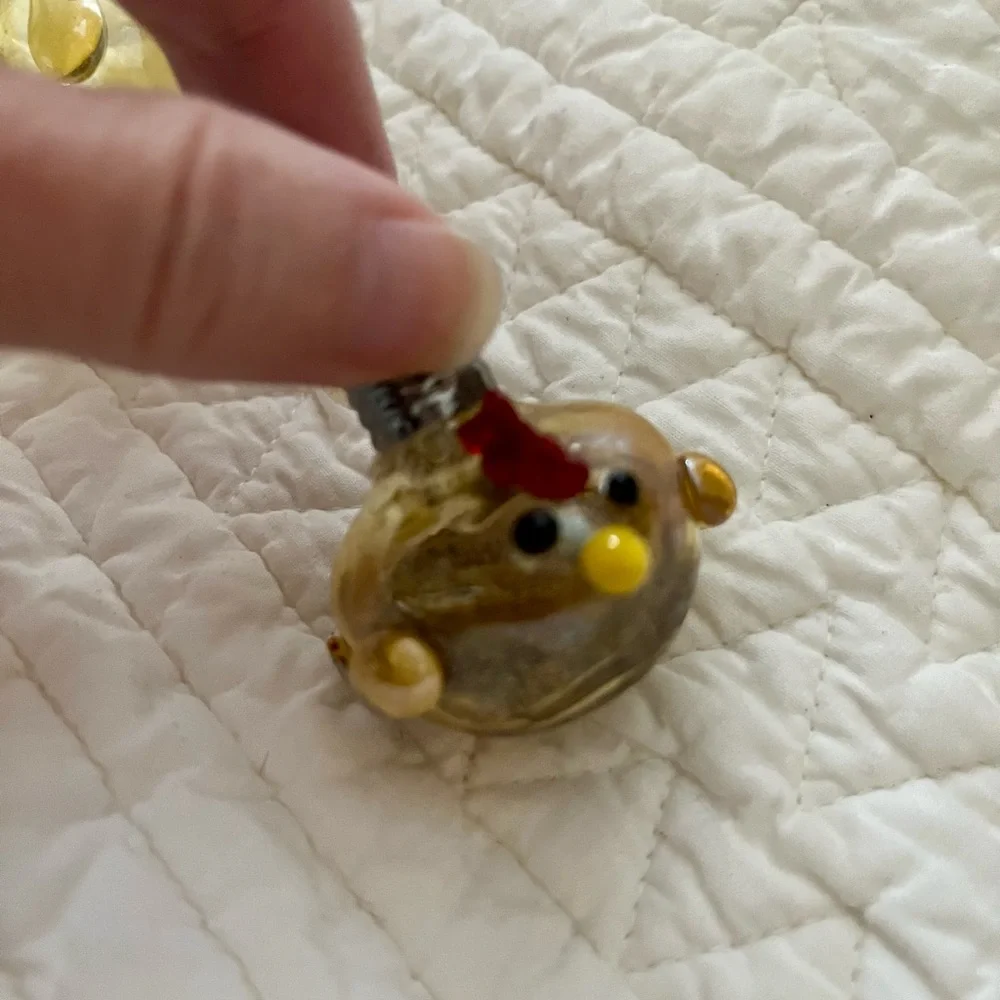 Lampwork Chicken Translucent Salt and Pepper Shakers by Glass Act Artisans - Picture 6 of 9